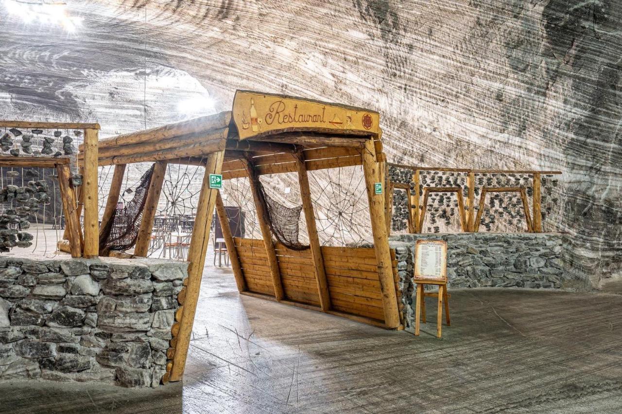 Pensiunea Lui Calin Ocnele Mari Esterno foto