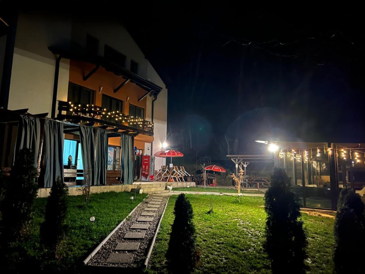 Pensiunea Lui Calin Ocnele Mari Esterno foto